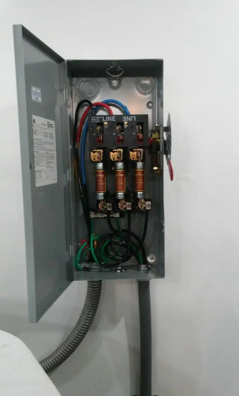 Three-phase disconnect switch installed for Smoke Detector Installation in Mojave